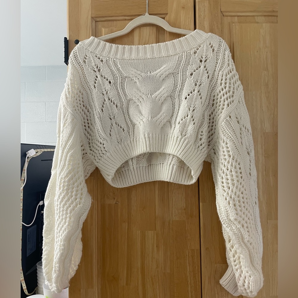 Hera Collection Crop Knit Sweater White